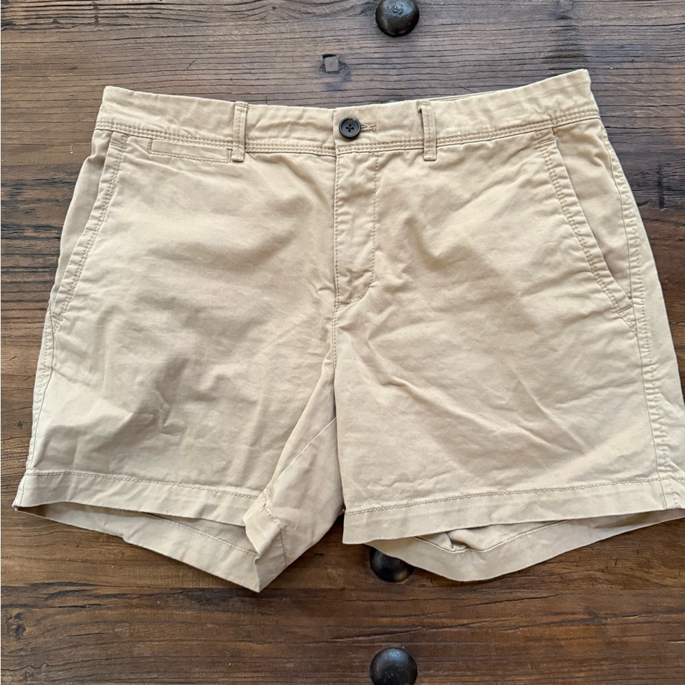 Banana Republic Factory Women's Tan khaki 5” Flat Front Shorts Sz 6